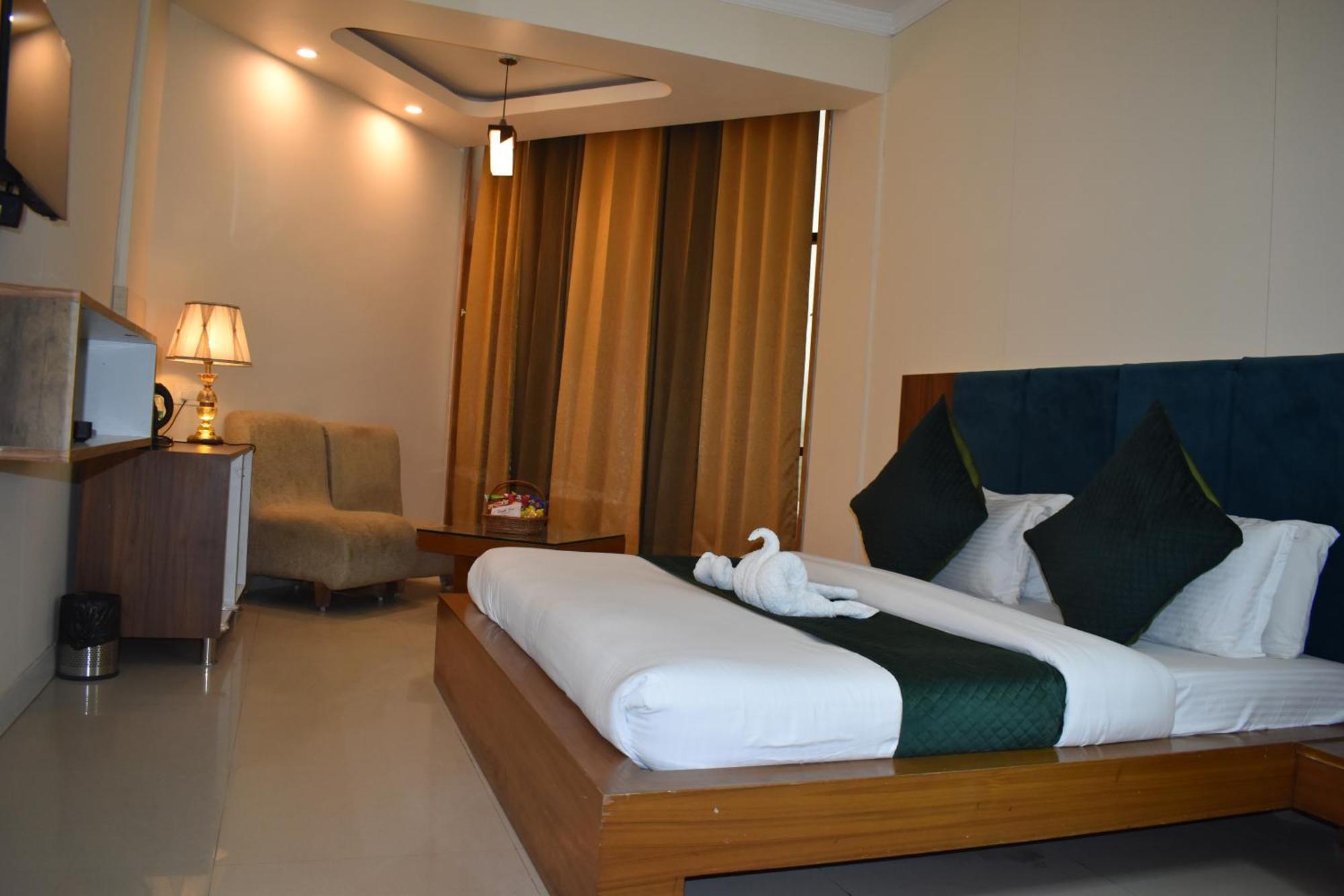 Hotel Padmini Palace Rani Pokhri Экстерьер фото