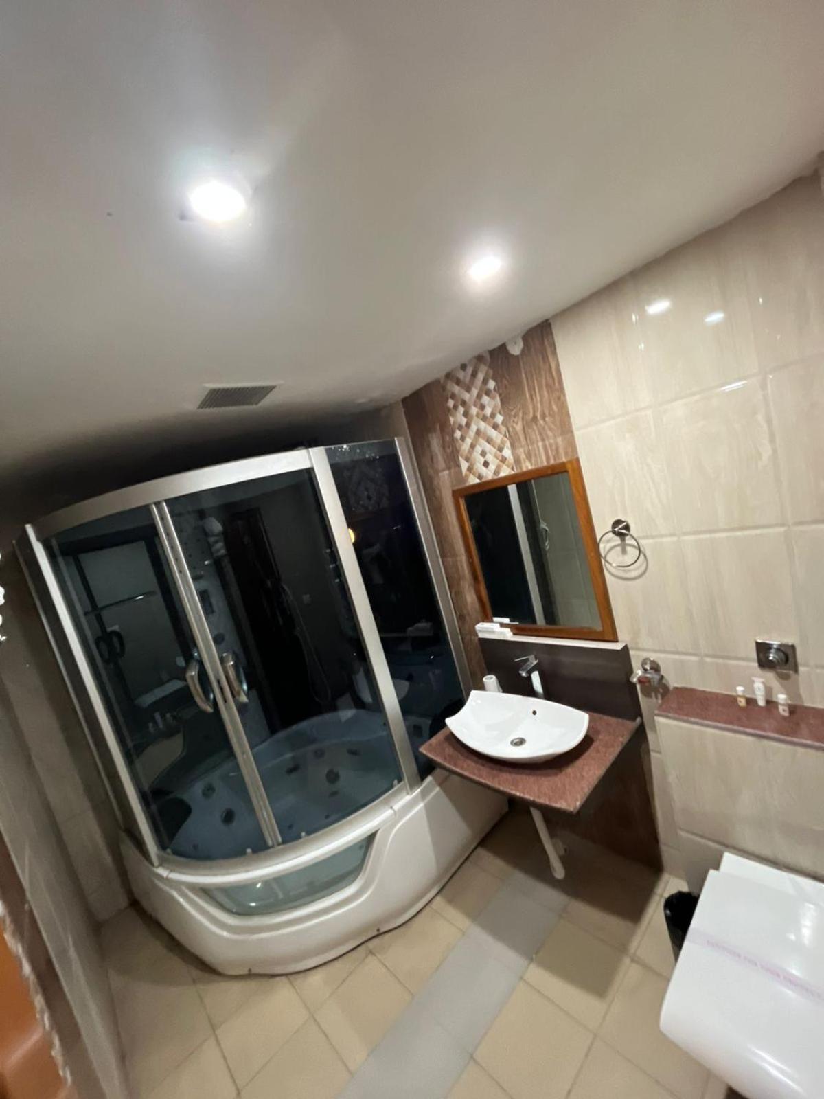 Hotel Padmini Palace Rani Pokhri Экстерьер фото