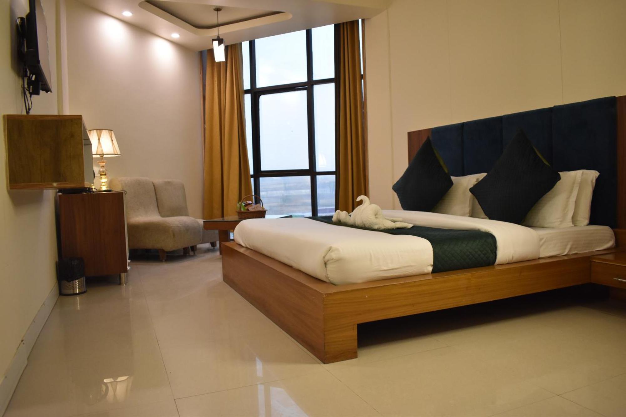 Hotel Padmini Palace Rani Pokhri Экстерьер фото