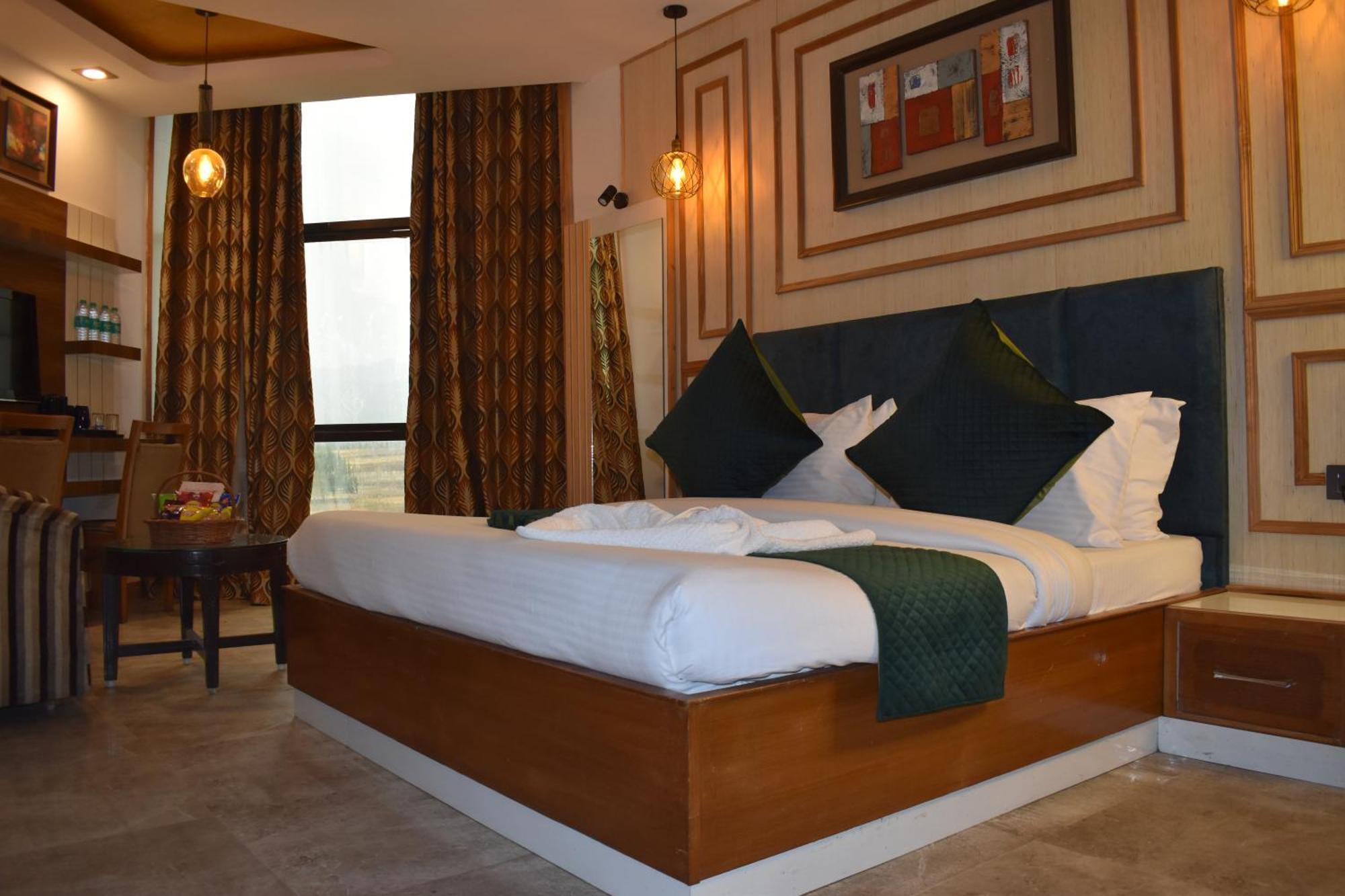 Hotel Padmini Palace Rani Pokhri Экстерьер фото