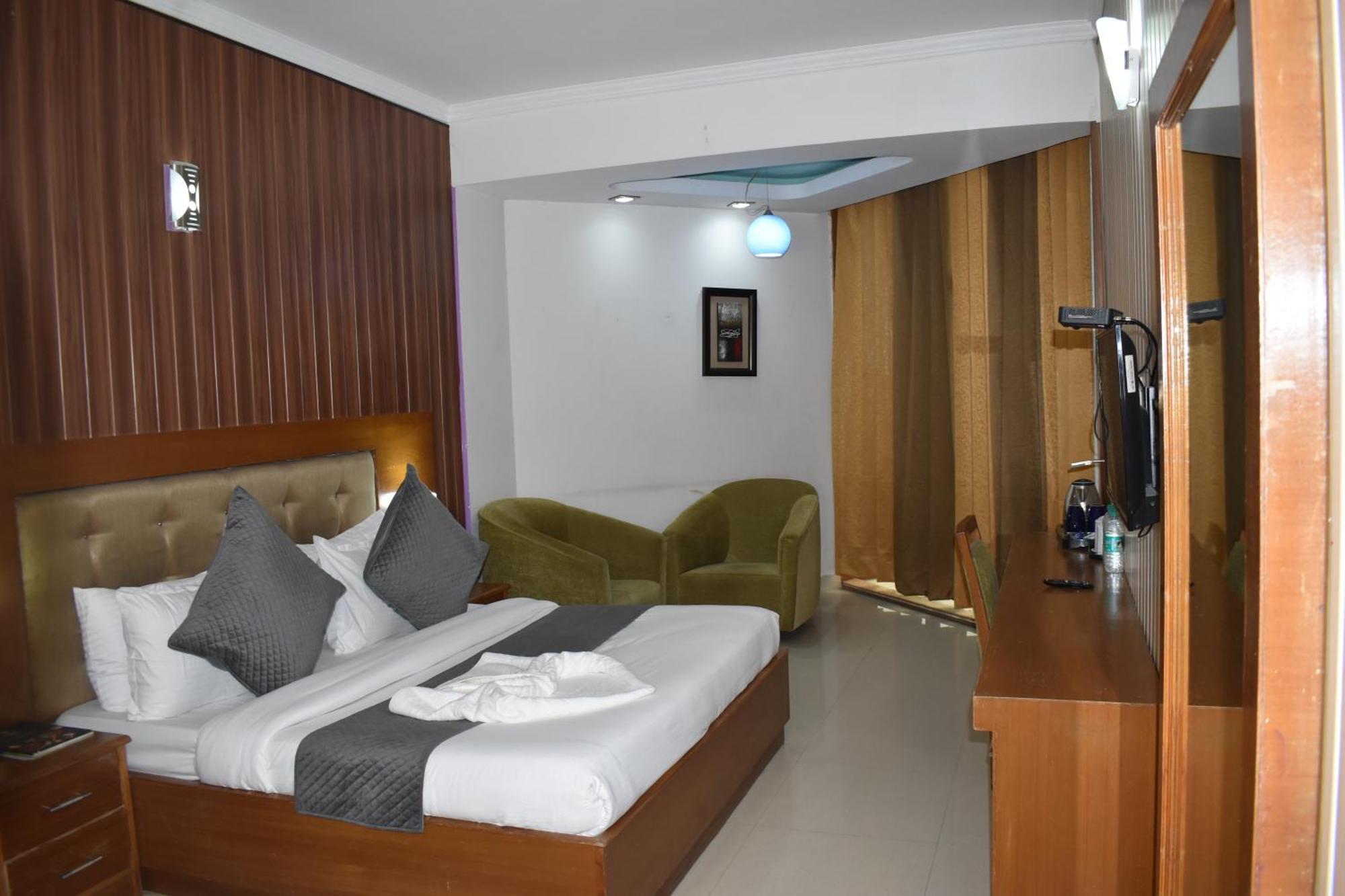 Hotel Padmini Palace Rani Pokhri Экстерьер фото