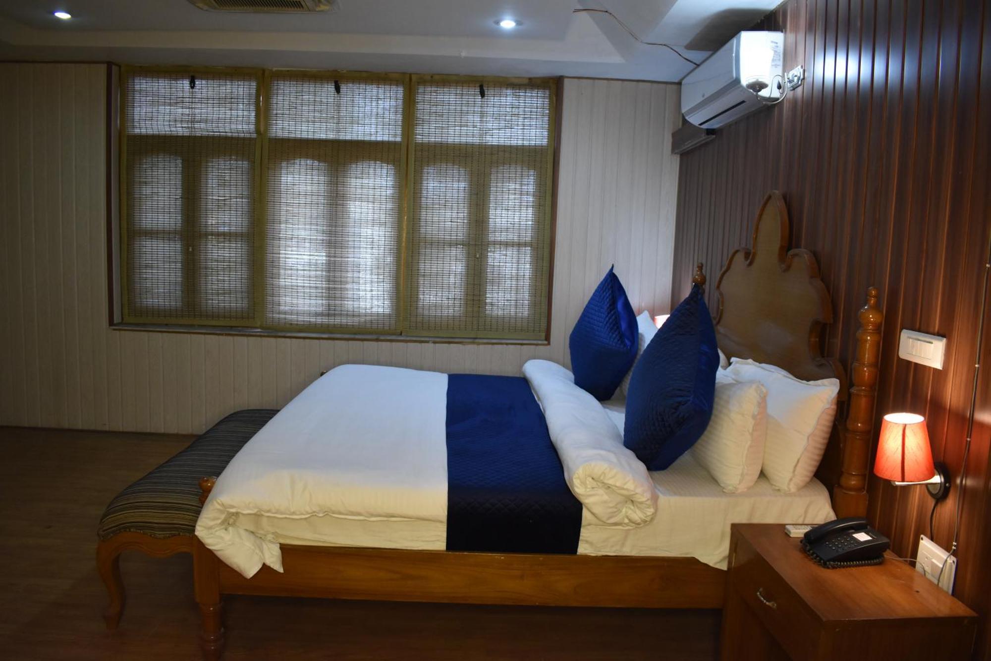 Hotel Padmini Palace Rani Pokhri Экстерьер фото