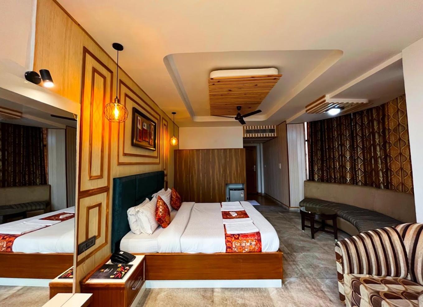 Hotel Padmini Palace Rani Pokhri Экстерьер фото