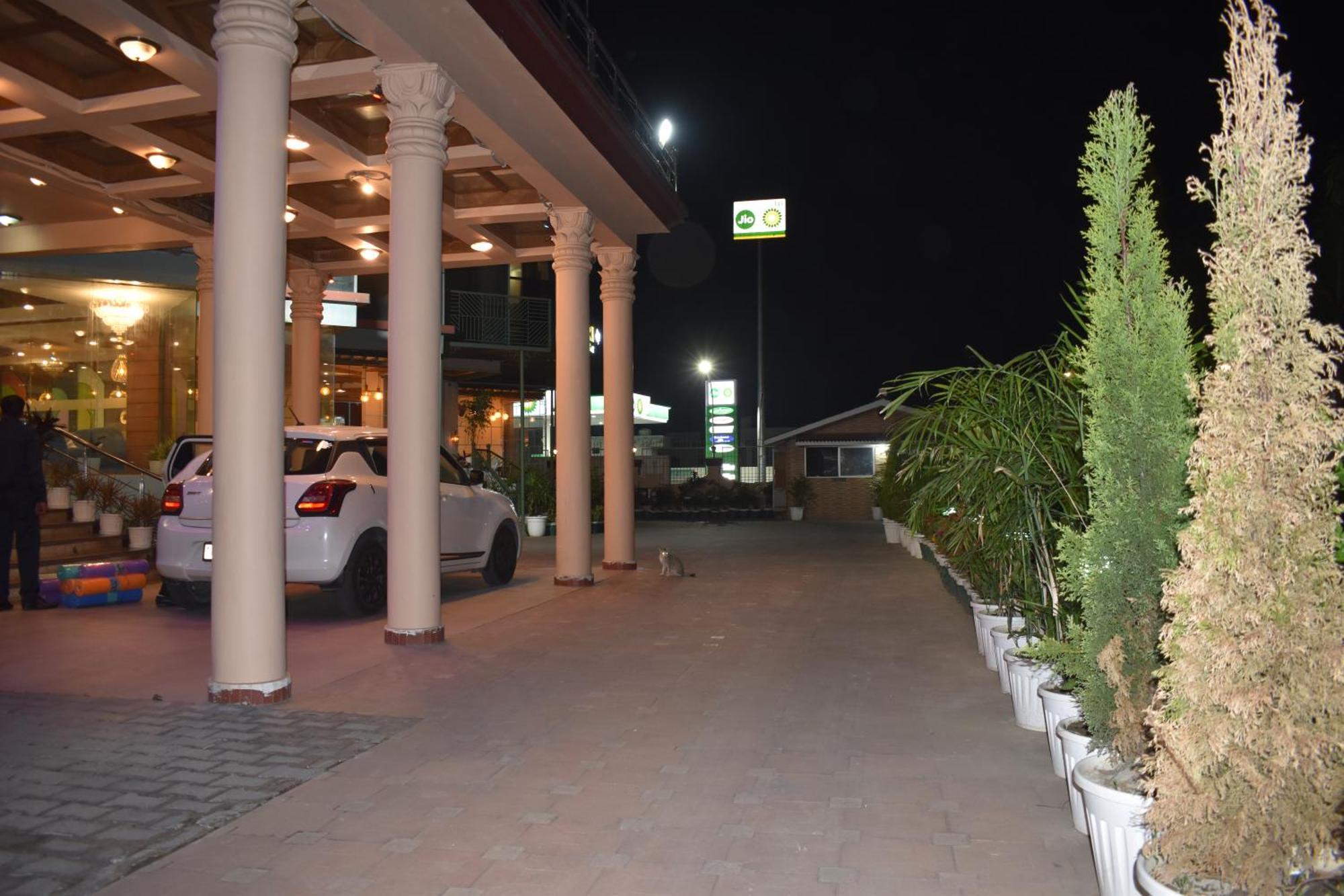 Hotel Padmini Palace Rani Pokhri Экстерьер фото